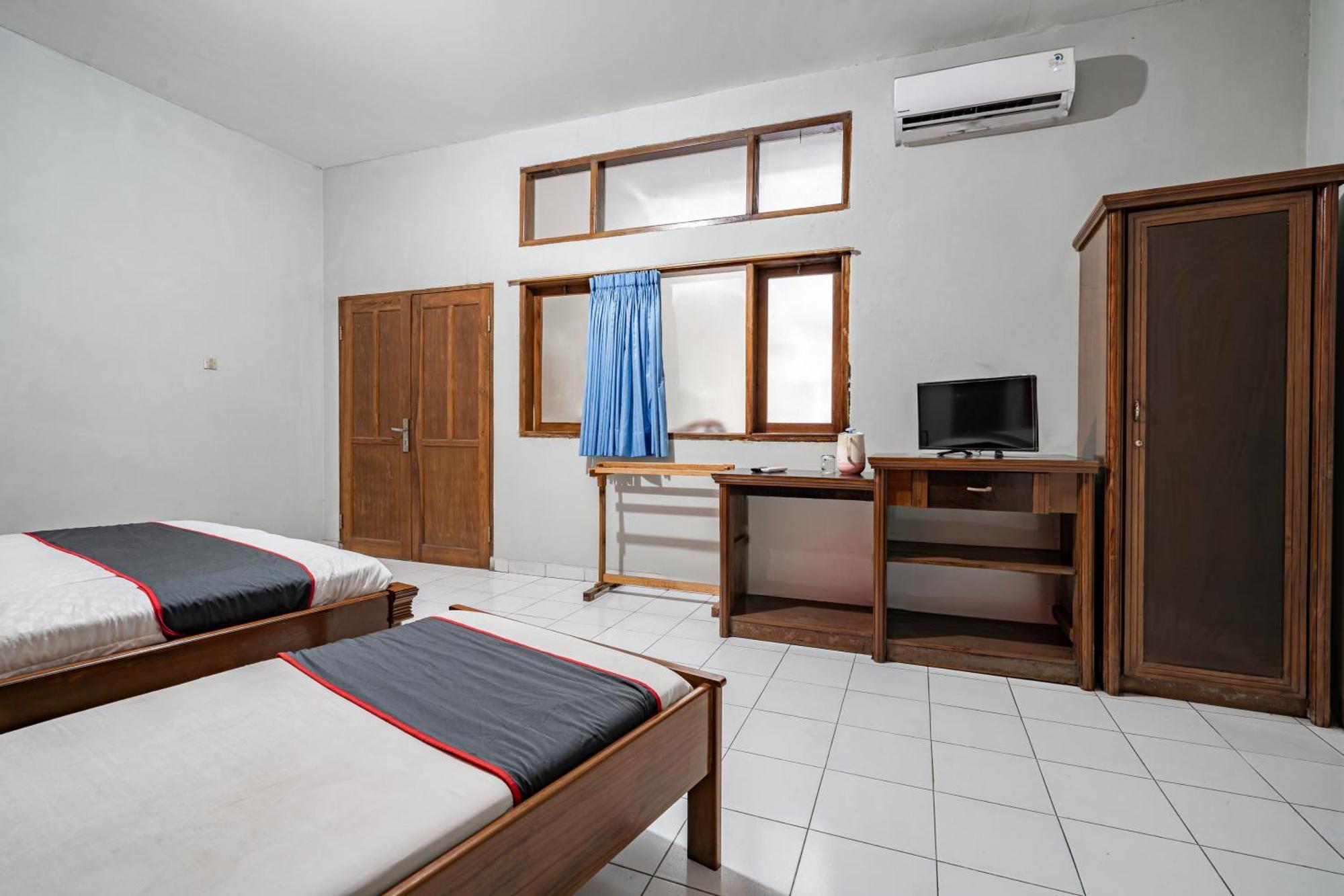 Collection O Tasikmalaya Near Stadium Wiradadaha Formerly Hotel Abadi Εξωτερικό φωτογραφία